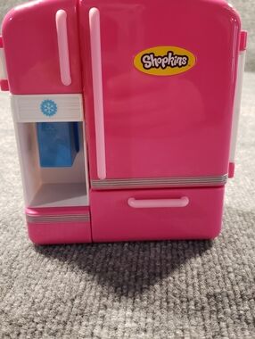 Shopkins Season 2 SO COOL FRIDGE refrigerator  2015 (PRE - OWNED)